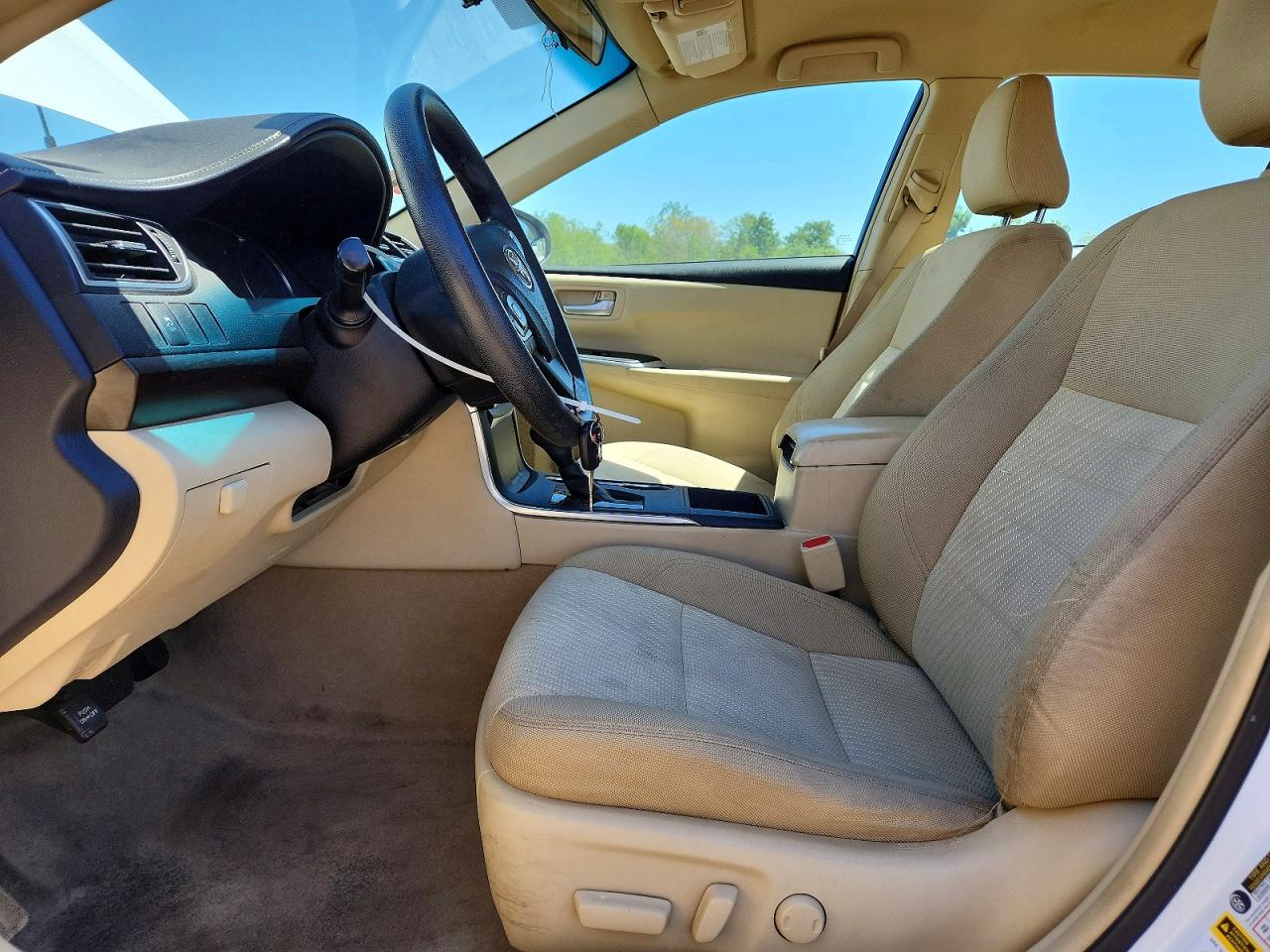 2015 TOYOTA CAMRY LE photo 7