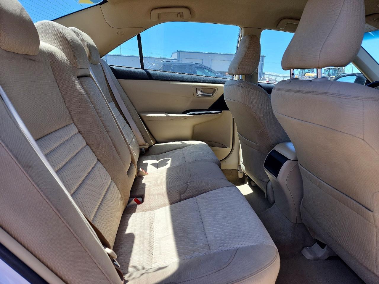 2015 TOYOTA CAMRY LE photo 10