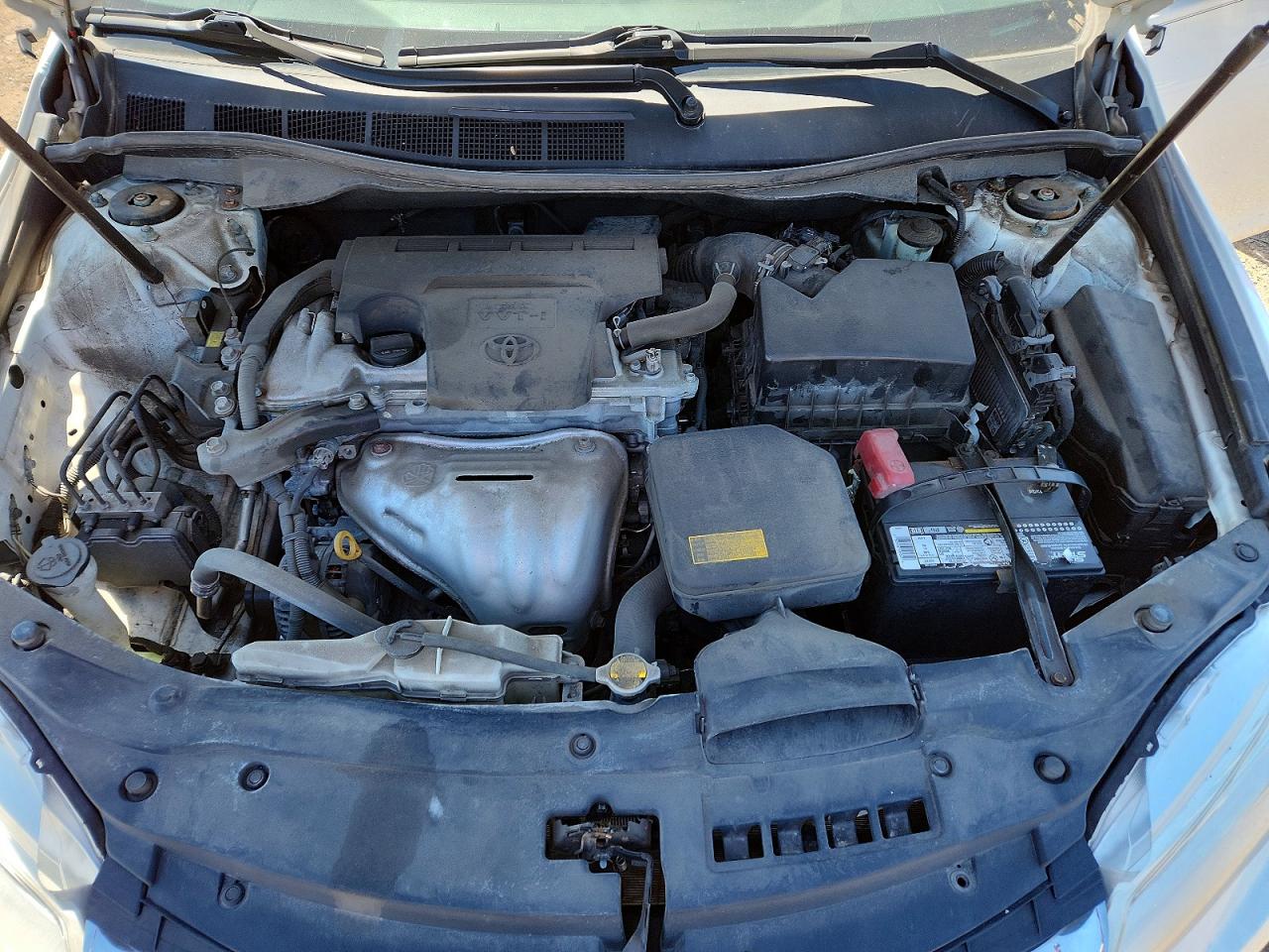 2015 TOYOTA CAMRY LE photo 11