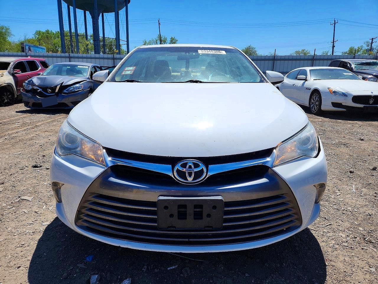 2015 TOYOTA CAMRY LE photo 5