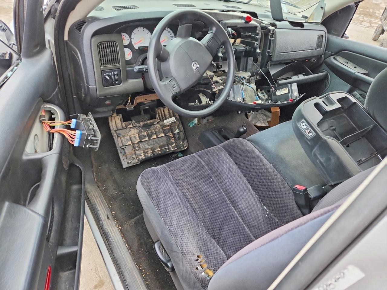 2004 DODGE RAM 1500 ST photo 8