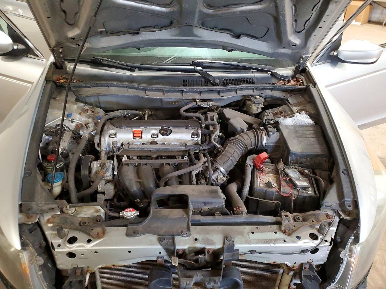 2012 HONDA ACCORD LX photo 31