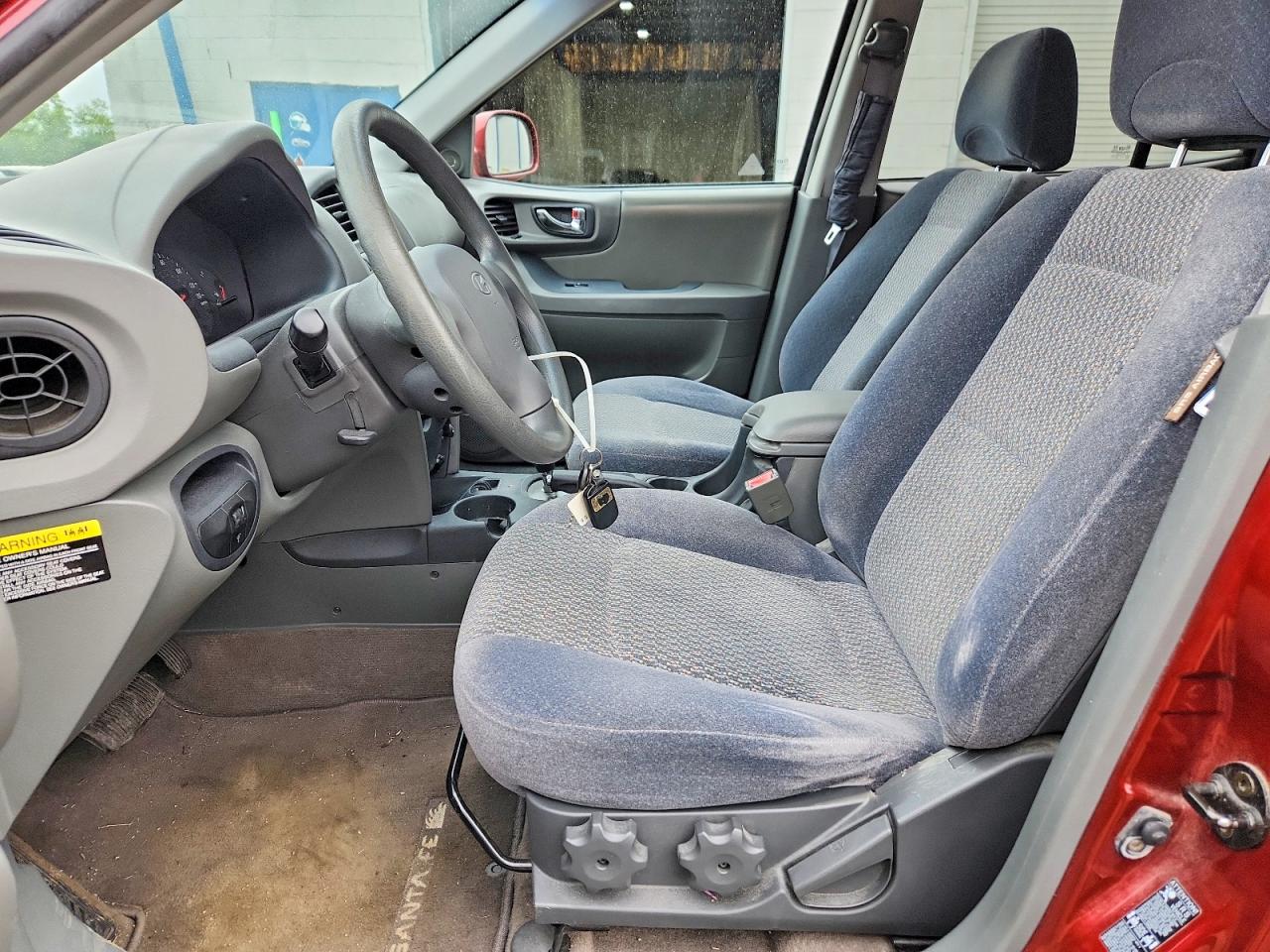 2004 HYUNDAI SANTA FE GL photo 13