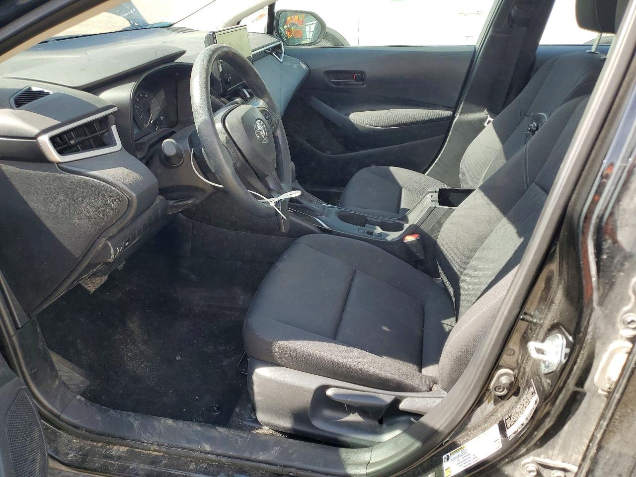2025 TOYOTA COROLLA LE photo 19