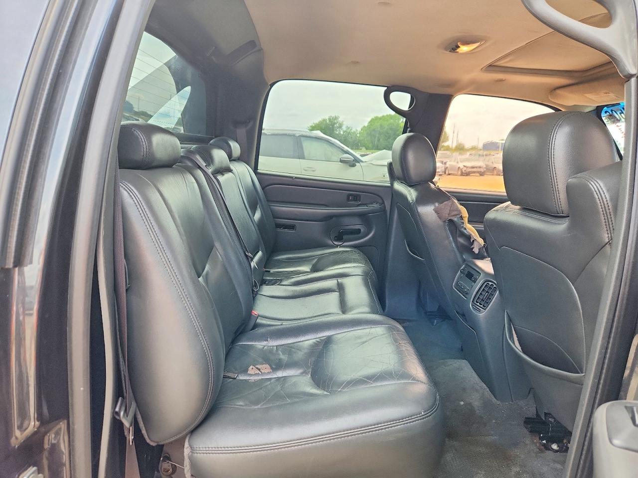 2004 CHEVROLET AVALANCHE C1500 photo 19