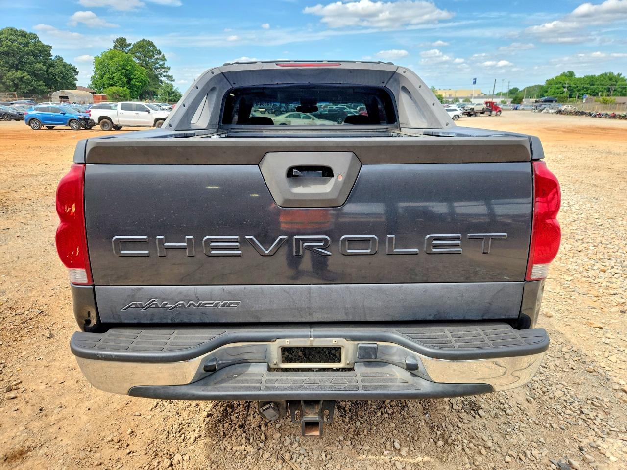 2004 CHEVROLET AVALANCHE C1500 photo 11