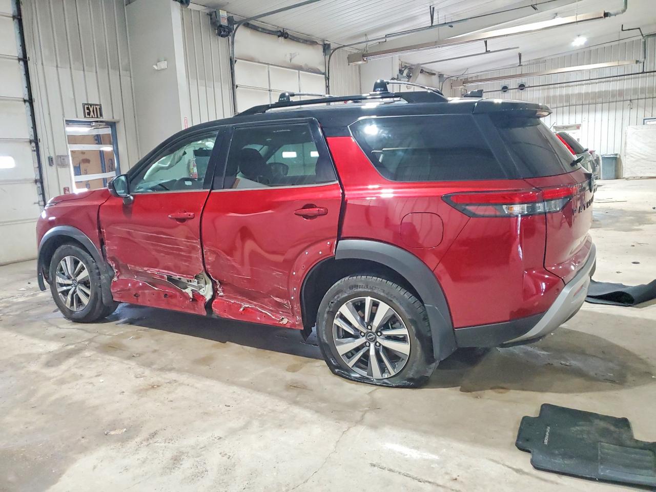 2023 NISSAN PATHFINDER SL photo 3