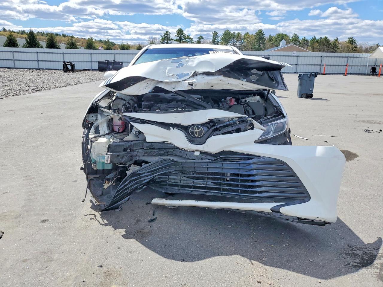 2018 TOYOTA CAMRY LE photo 5