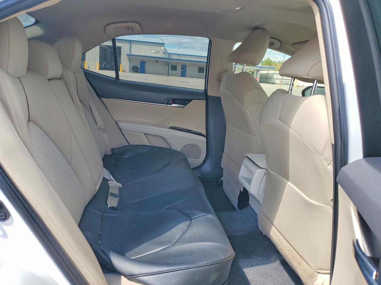 2018 TOYOTA CAMRY LE photo 10