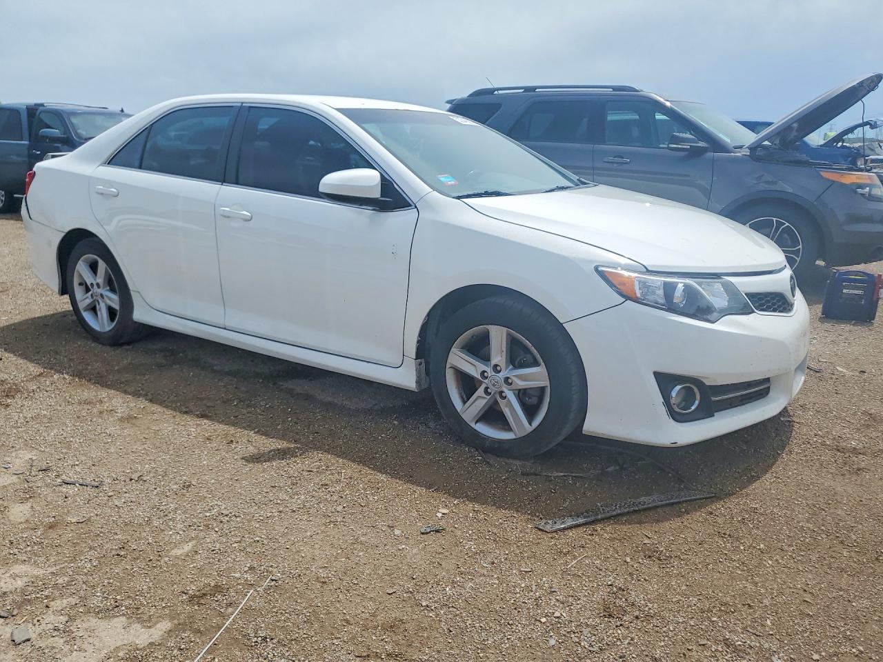 2012 TOYOTA CAMRY SE photo 7