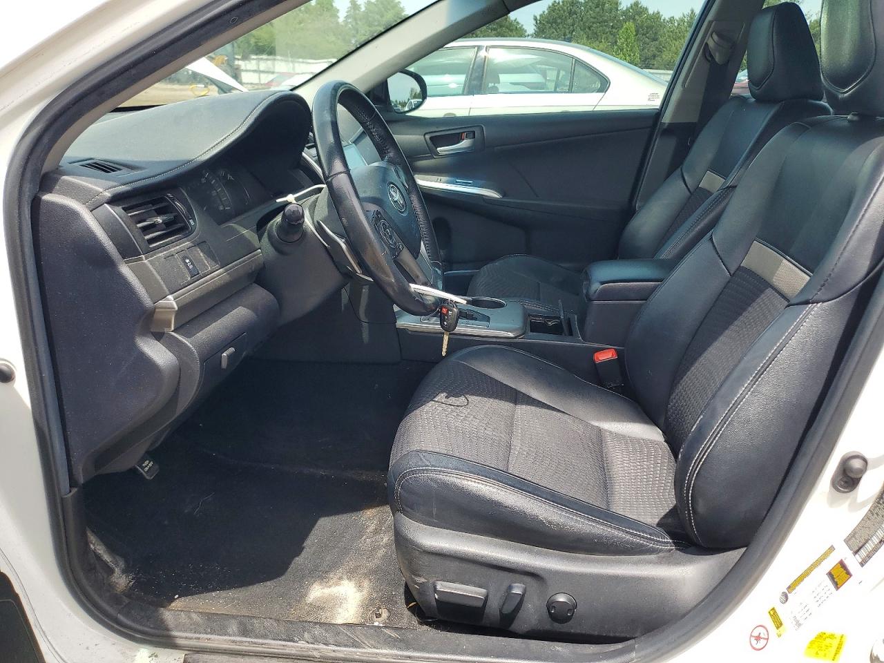 2012 TOYOTA CAMRY SE photo 13