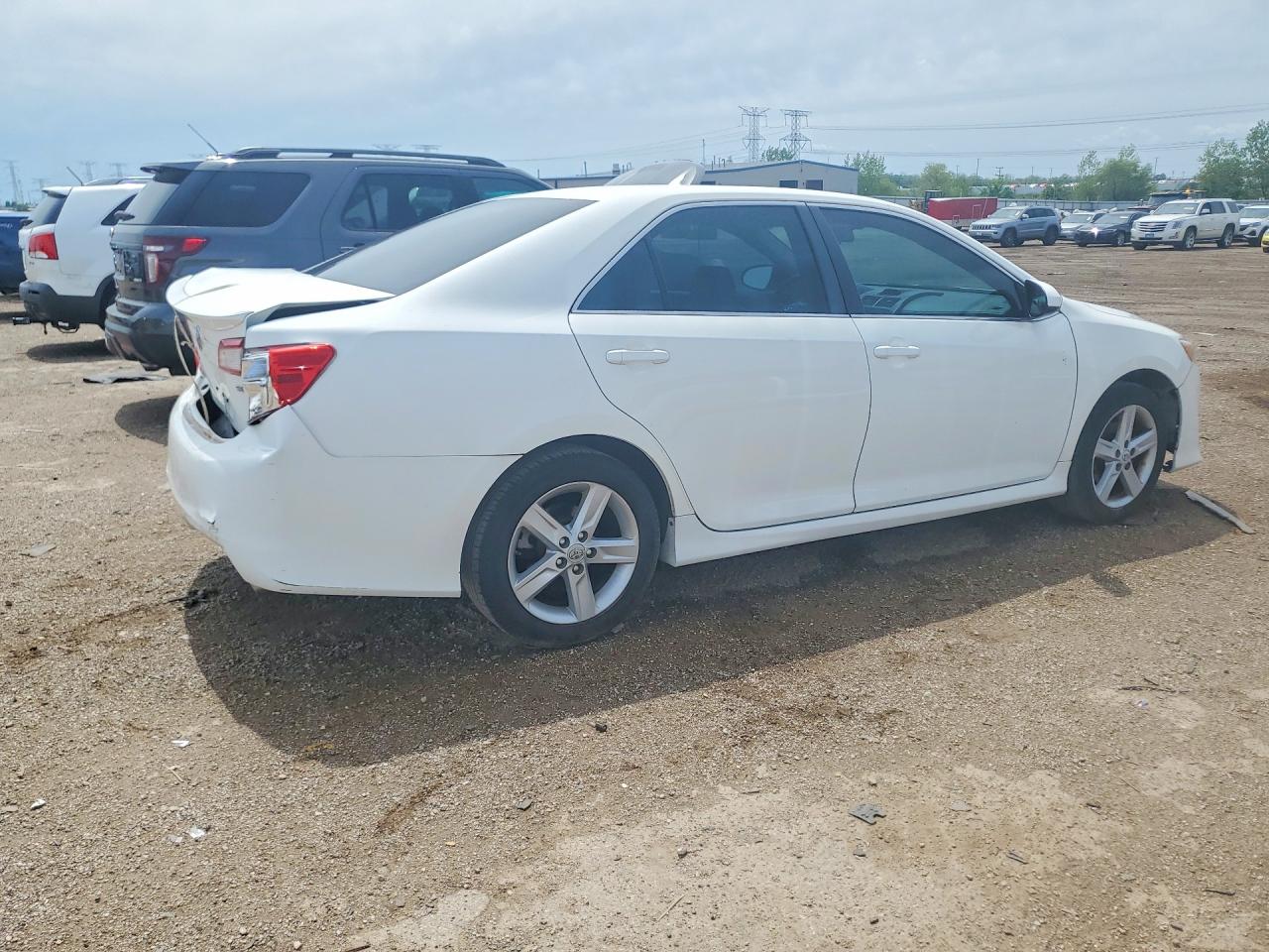 2012 TOYOTA CAMRY SE photo 5