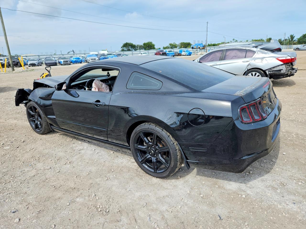 2014 FORD MUSTANG GT photo 2