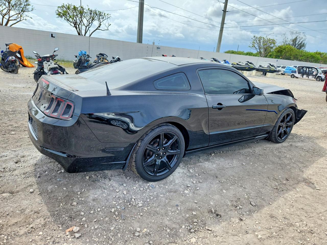 2014 FORD MUSTANG GT photo 3