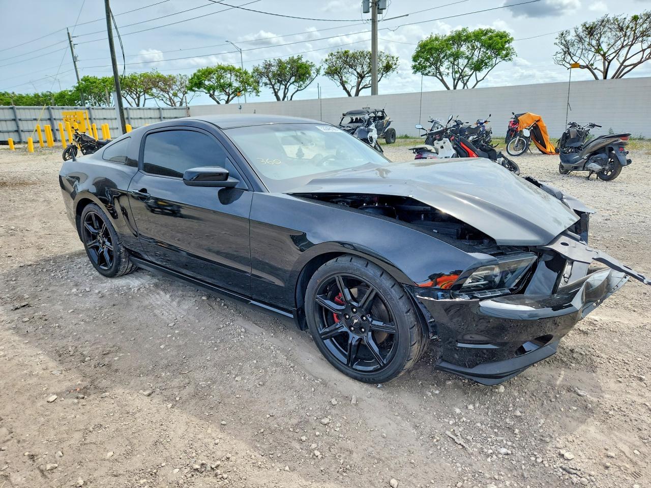 2014 FORD MUSTANG GT photo 4