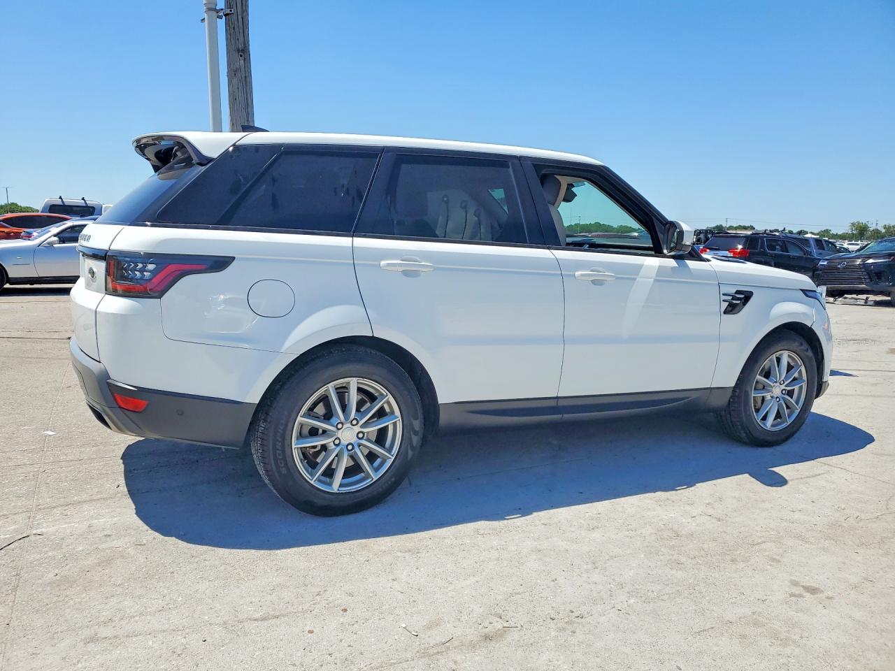 2019 LAND ROVER RANGE ROVER SPORT SE photo 5