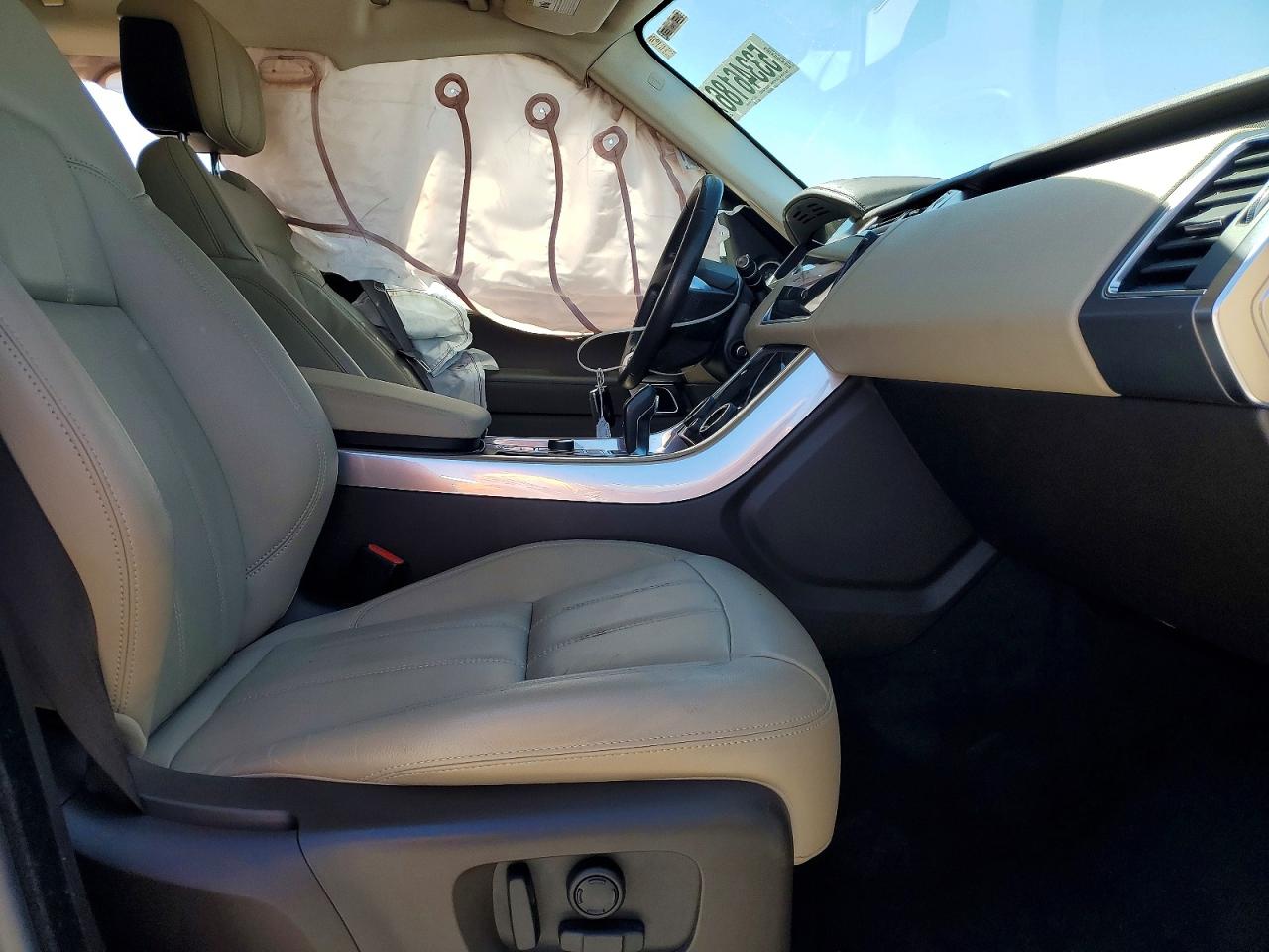 2019 LAND ROVER RANGE ROVER SPORT SE photo 13