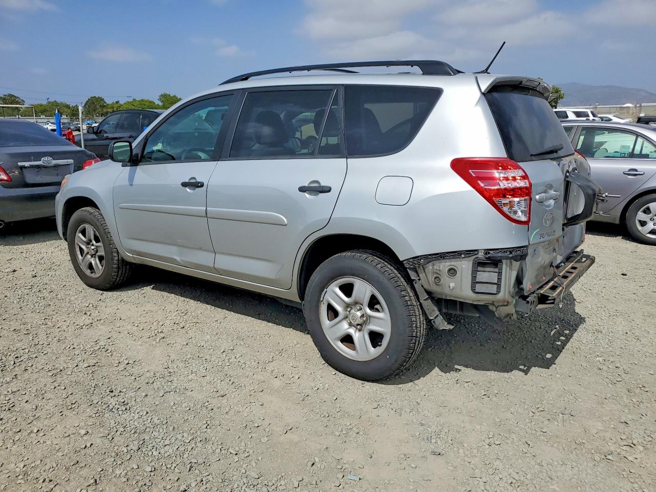 2011 TOYOTA RAV4 BASE photo 4