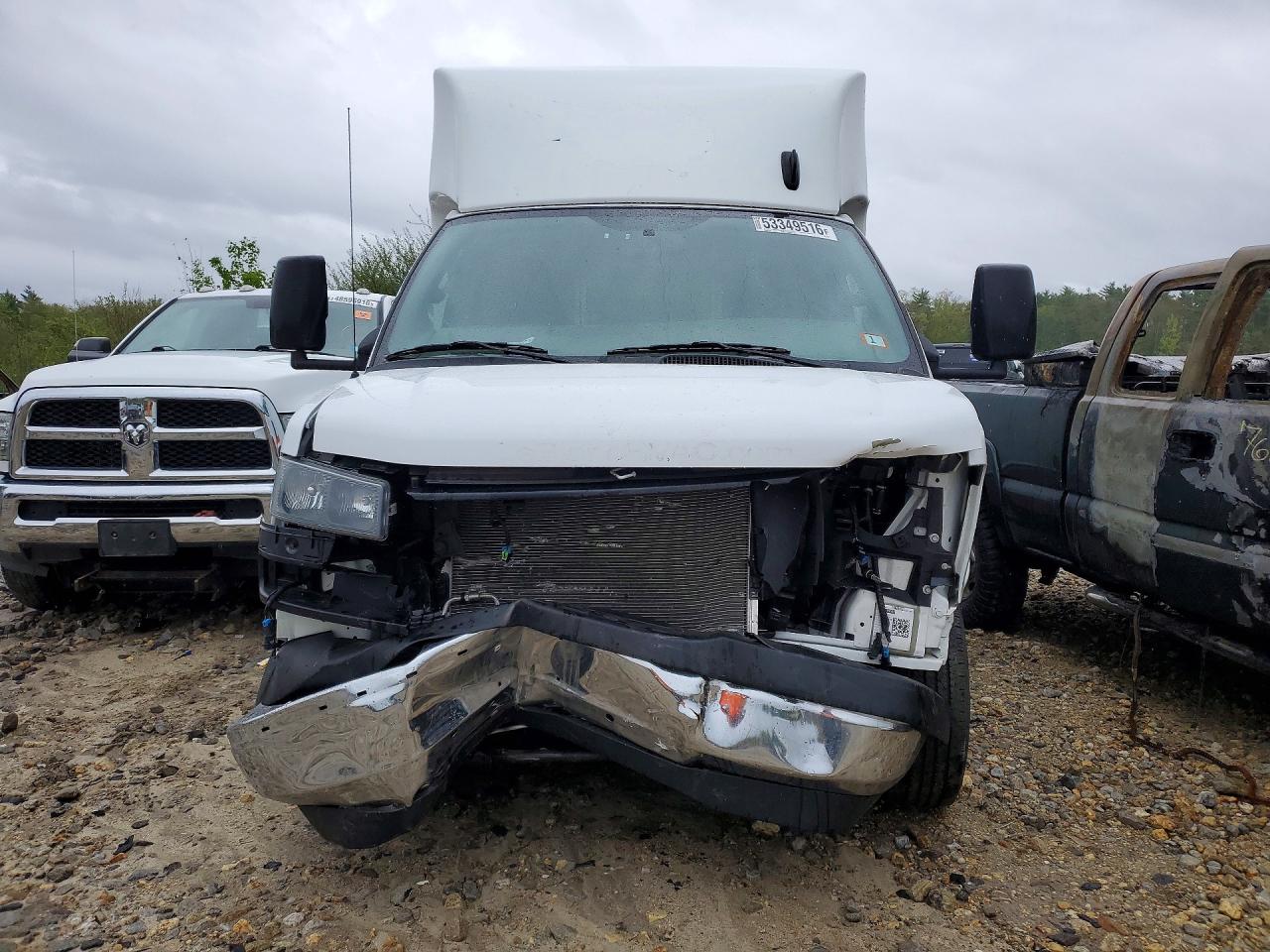 2024 CHEVROLET EXPRESS G3500 photo 9