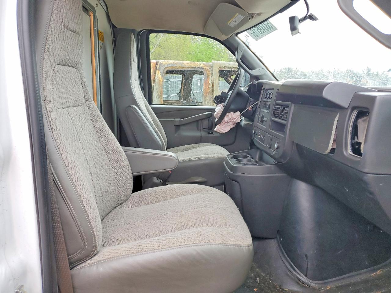 2024 CHEVROLET EXPRESS G3500 photo 21