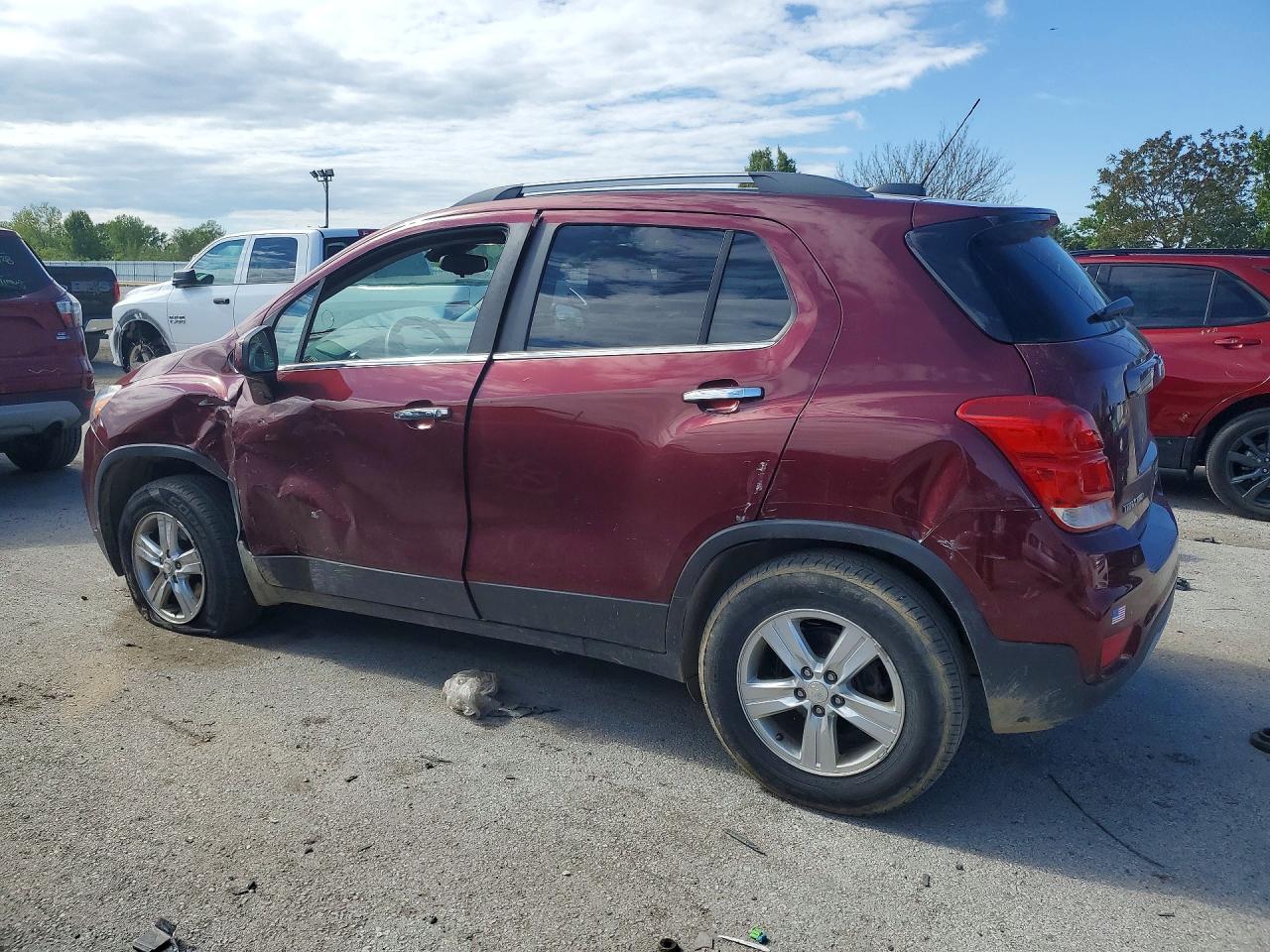 2017 CHEVROLET TRAX 1LT photo 2