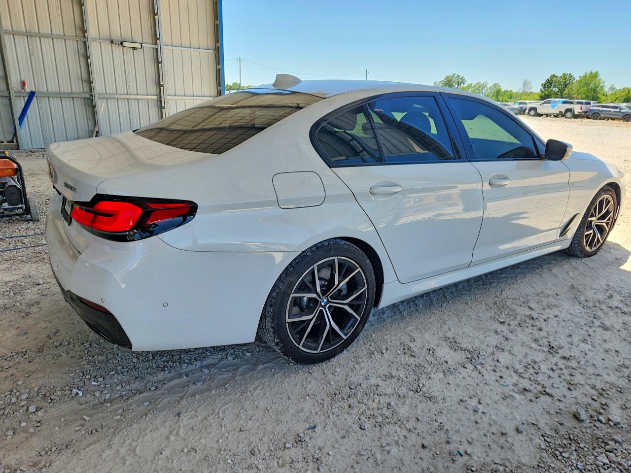 2022 BMW 530 XI photo 3