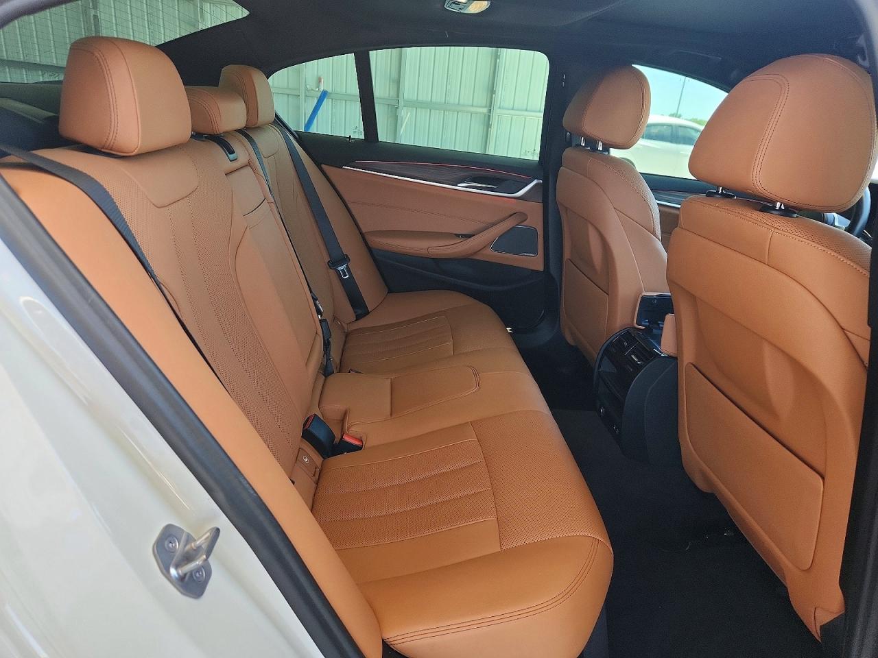 2022 BMW 530 XI photo 10