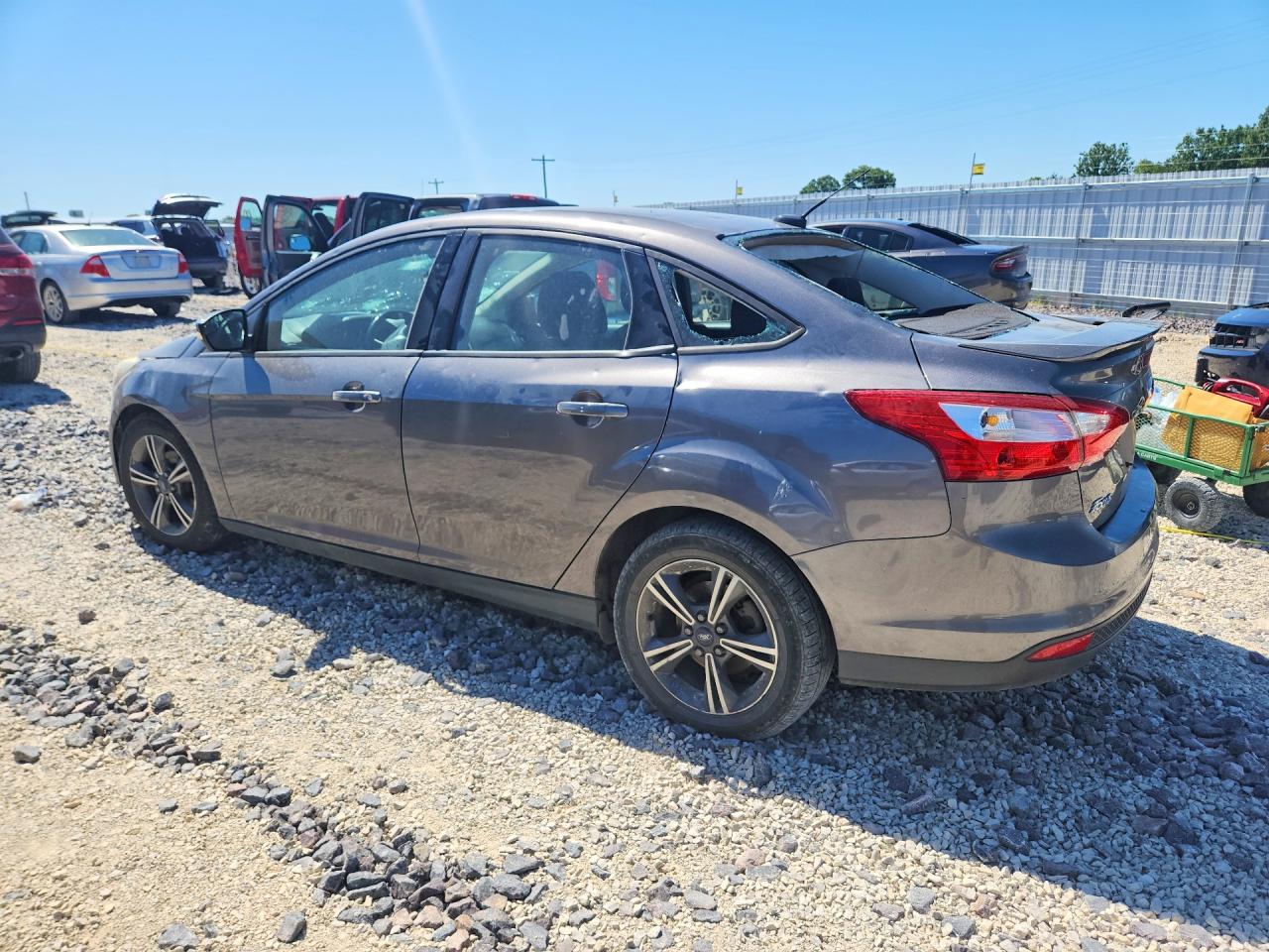 2014 FORD FOCUS SE photo 3