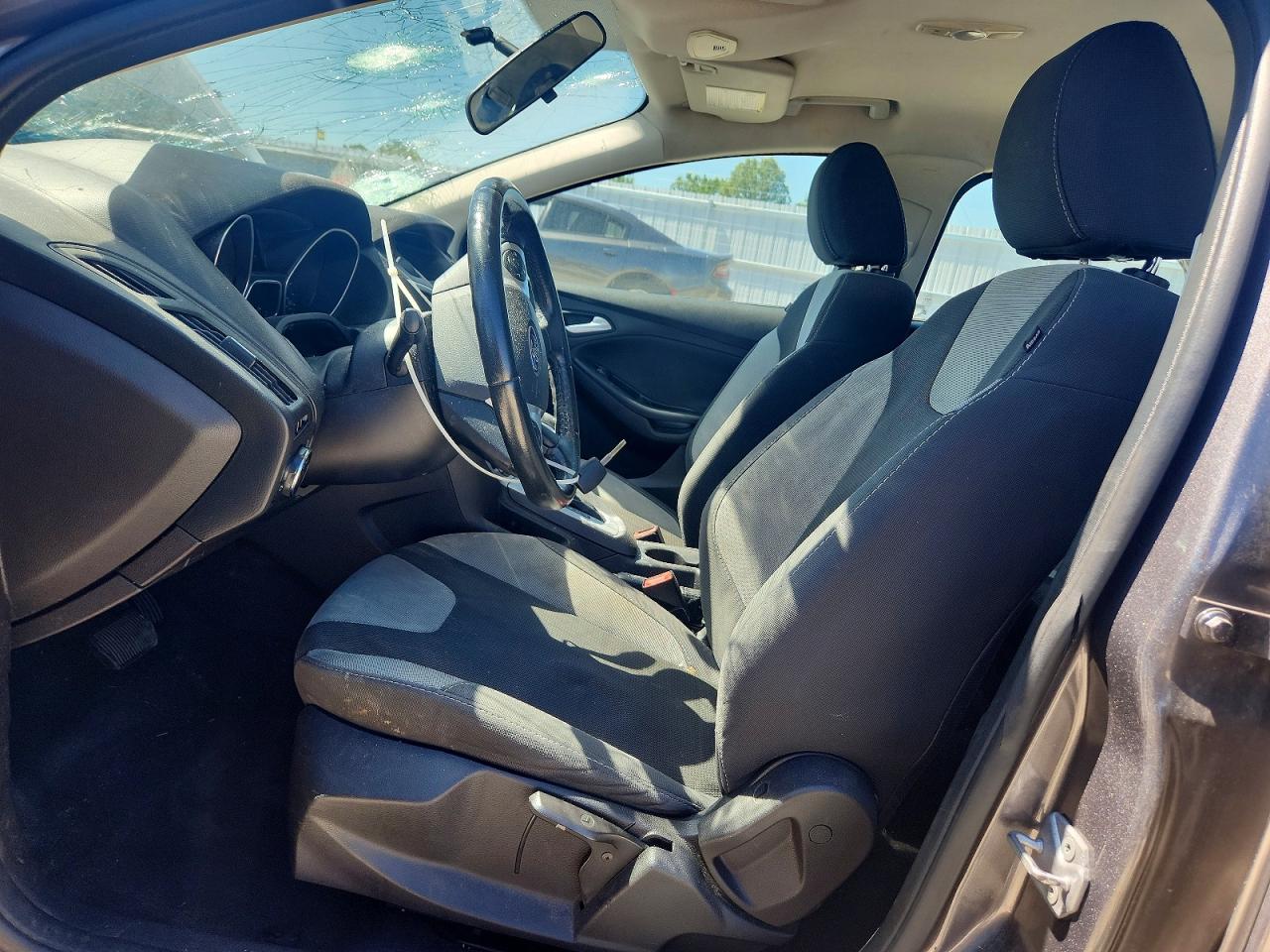 2014 FORD FOCUS SE photo 13