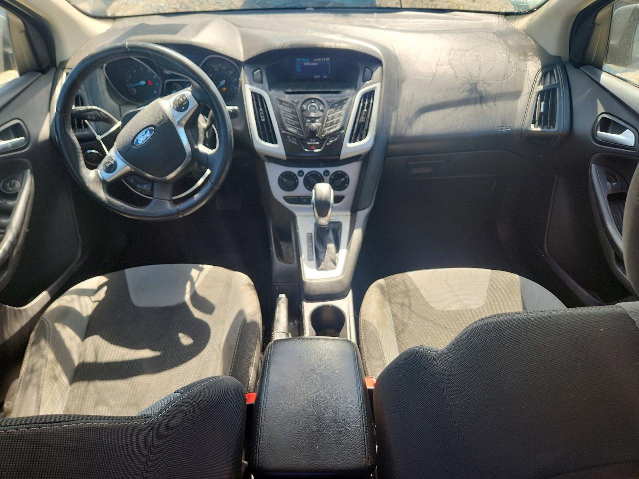 2014 FORD FOCUS SE photo 15