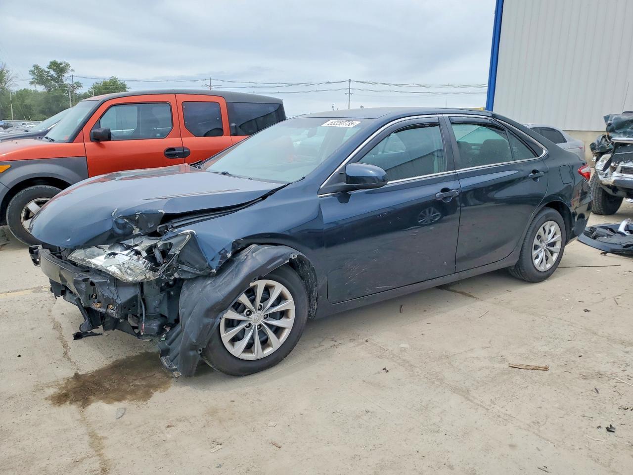 2016 TOYOTA CAMRY