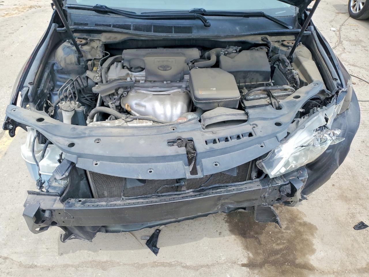 2016 TOYOTA CAMRY LE photo 11