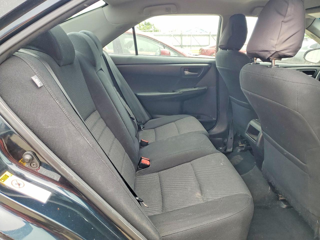 2016 TOYOTA CAMRY LE photo 10