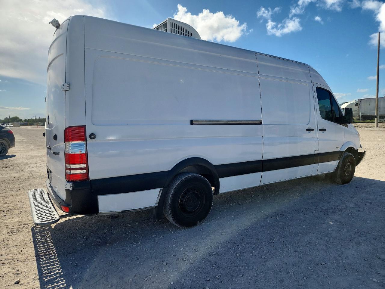 2011 MERCEDES-BENZ SPRINTER 2500 photo 5