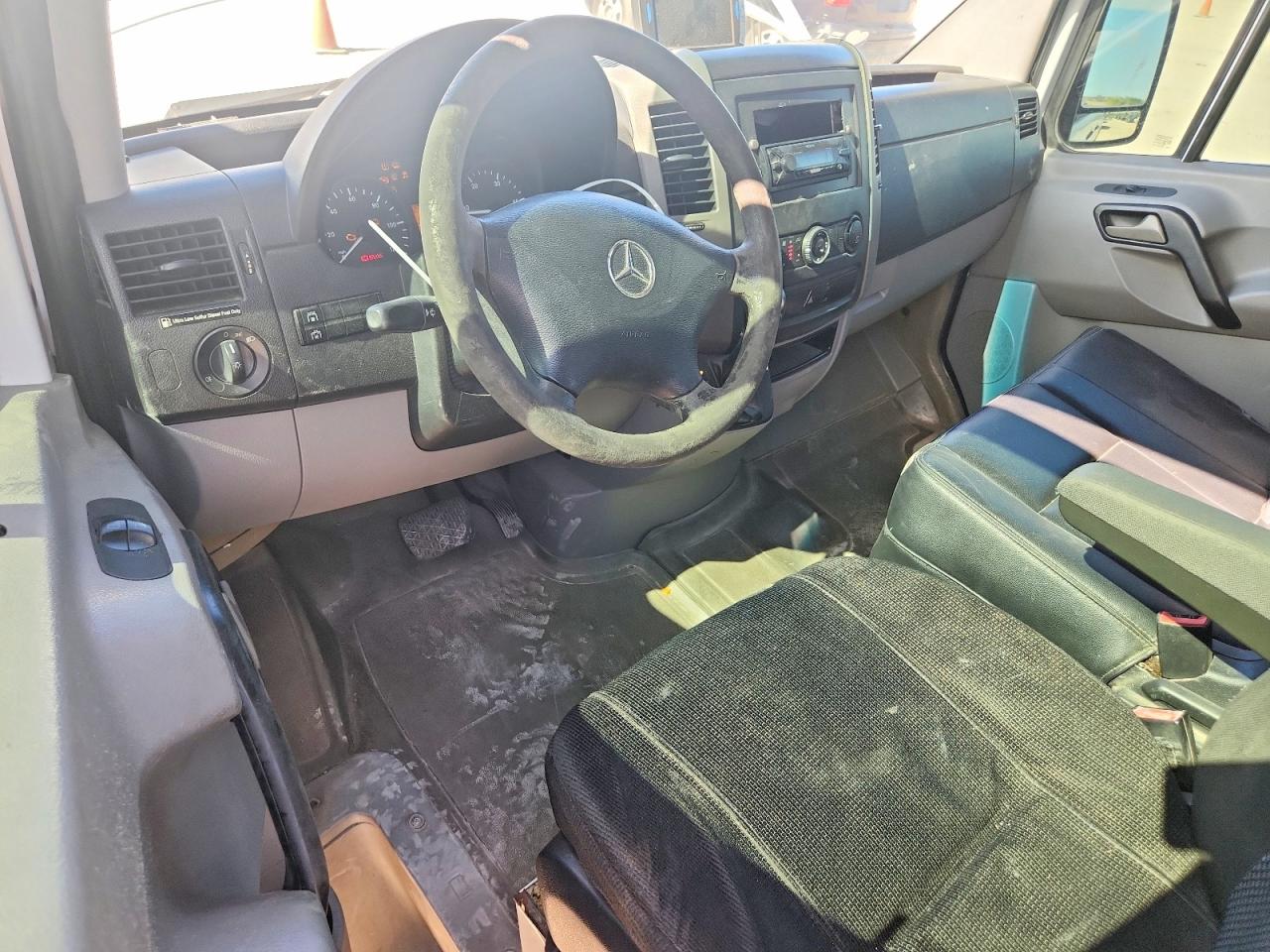 2011 MERCEDES-BENZ SPRINTER 2500 photo 15