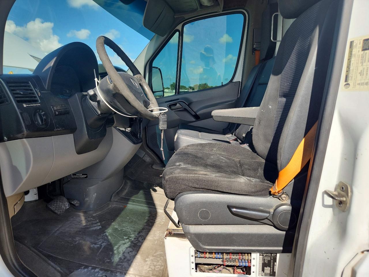 2011 MERCEDES-BENZ SPRINTER 2500 photo 13