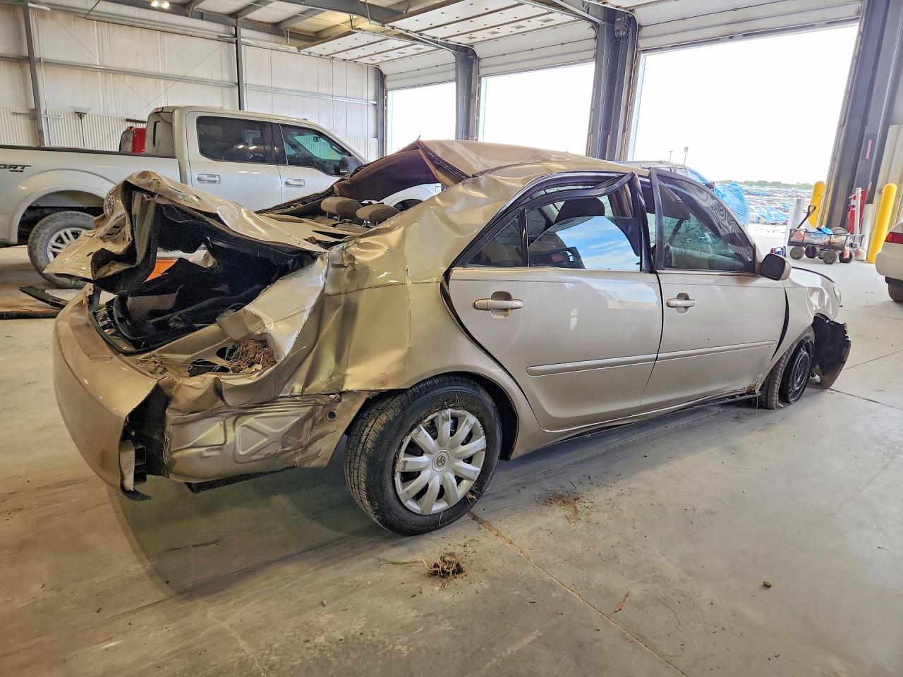 2006 TOYOTA CAMRY LE photo 5