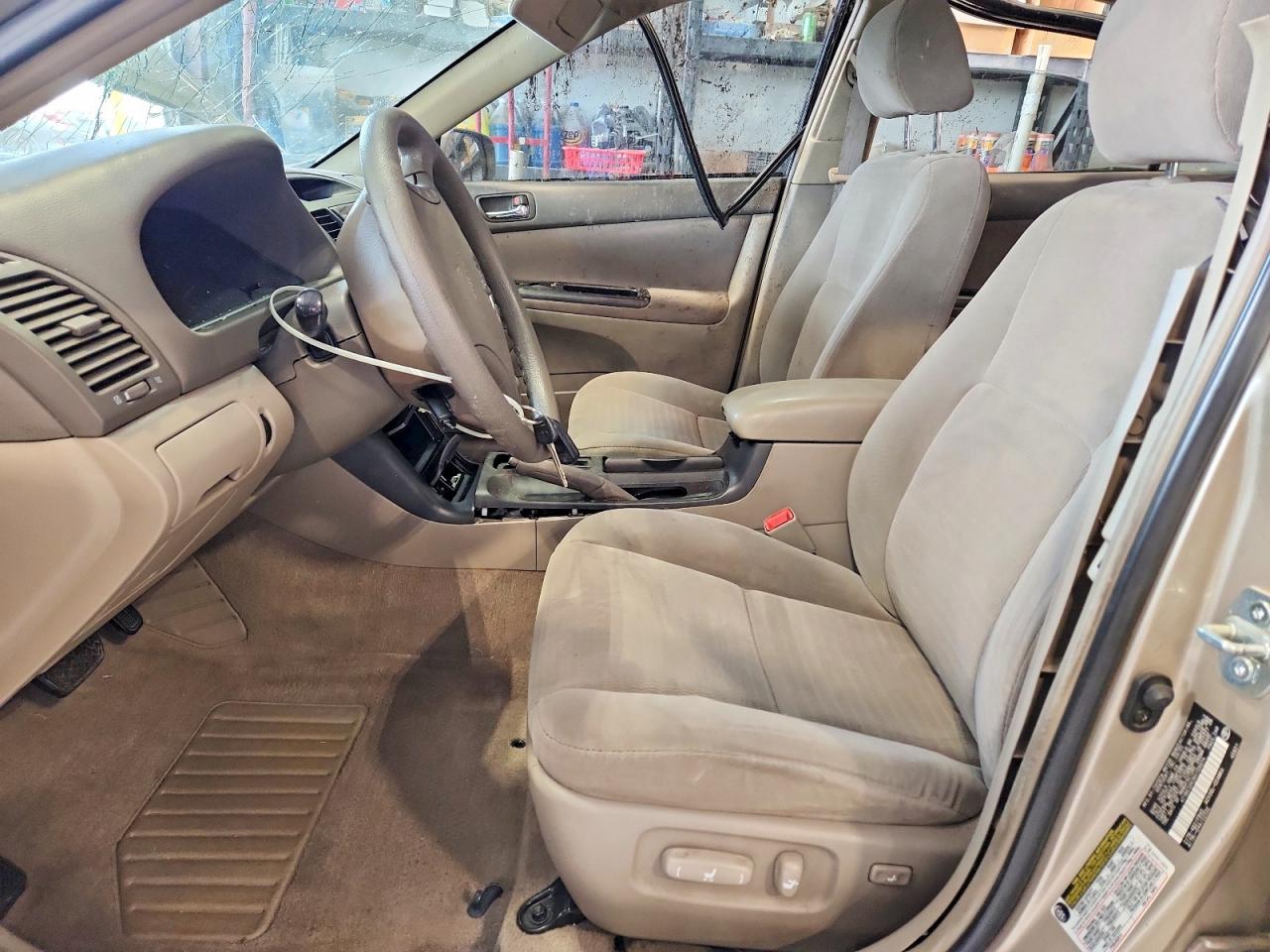2006 TOYOTA CAMRY LE photo 13