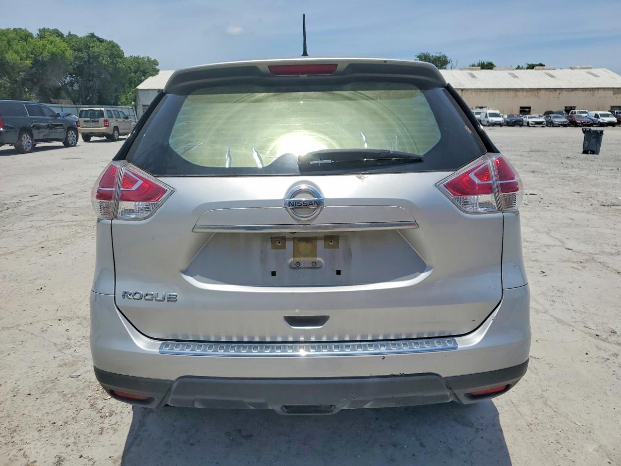 2016 NISSAN ROGUE S photo 6