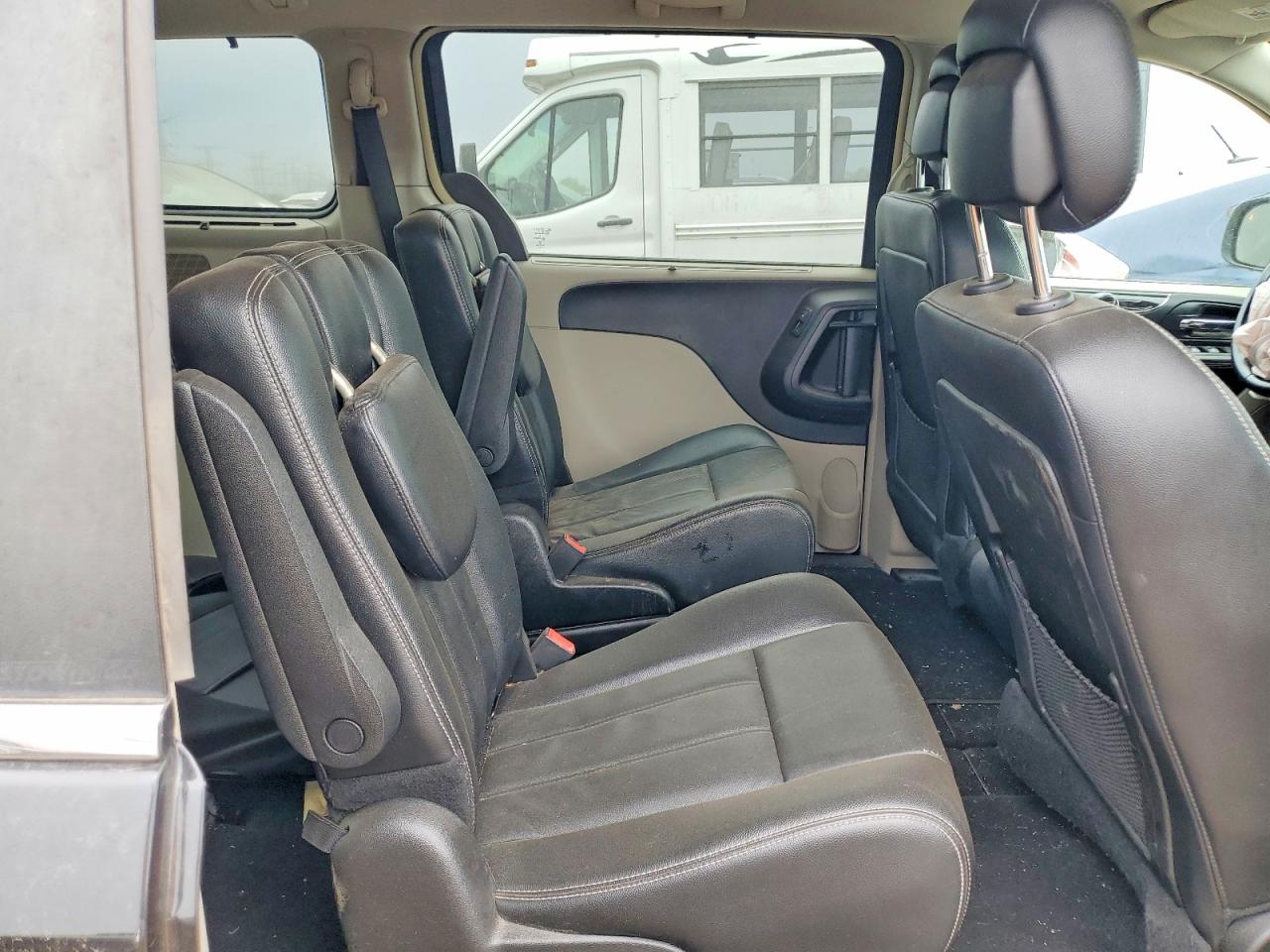 2013 CHRYSLER TOWN & COUNTRY TOURING photo 19