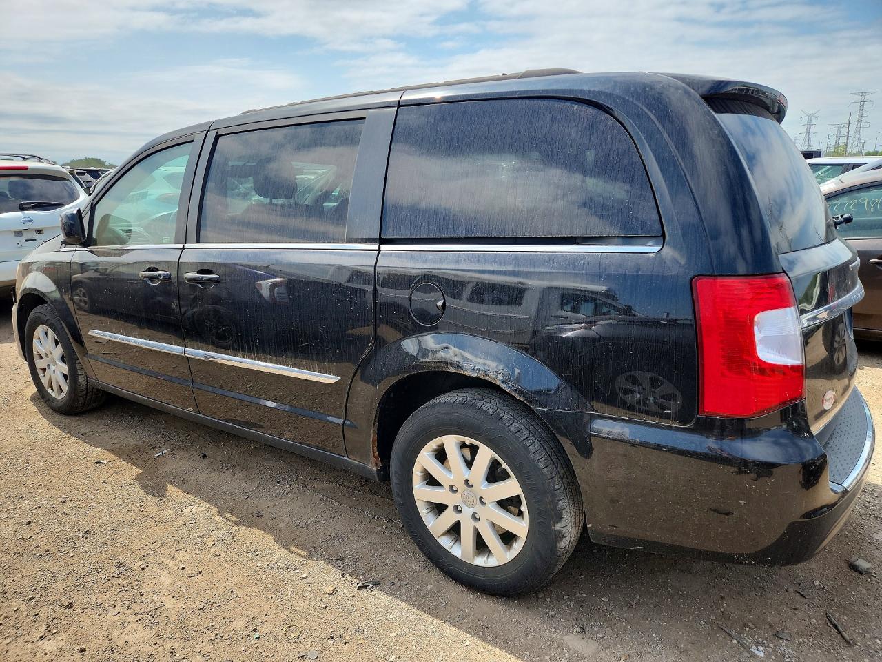 2013 CHRYSLER TOWN & COUNTRY TOURING photo 3