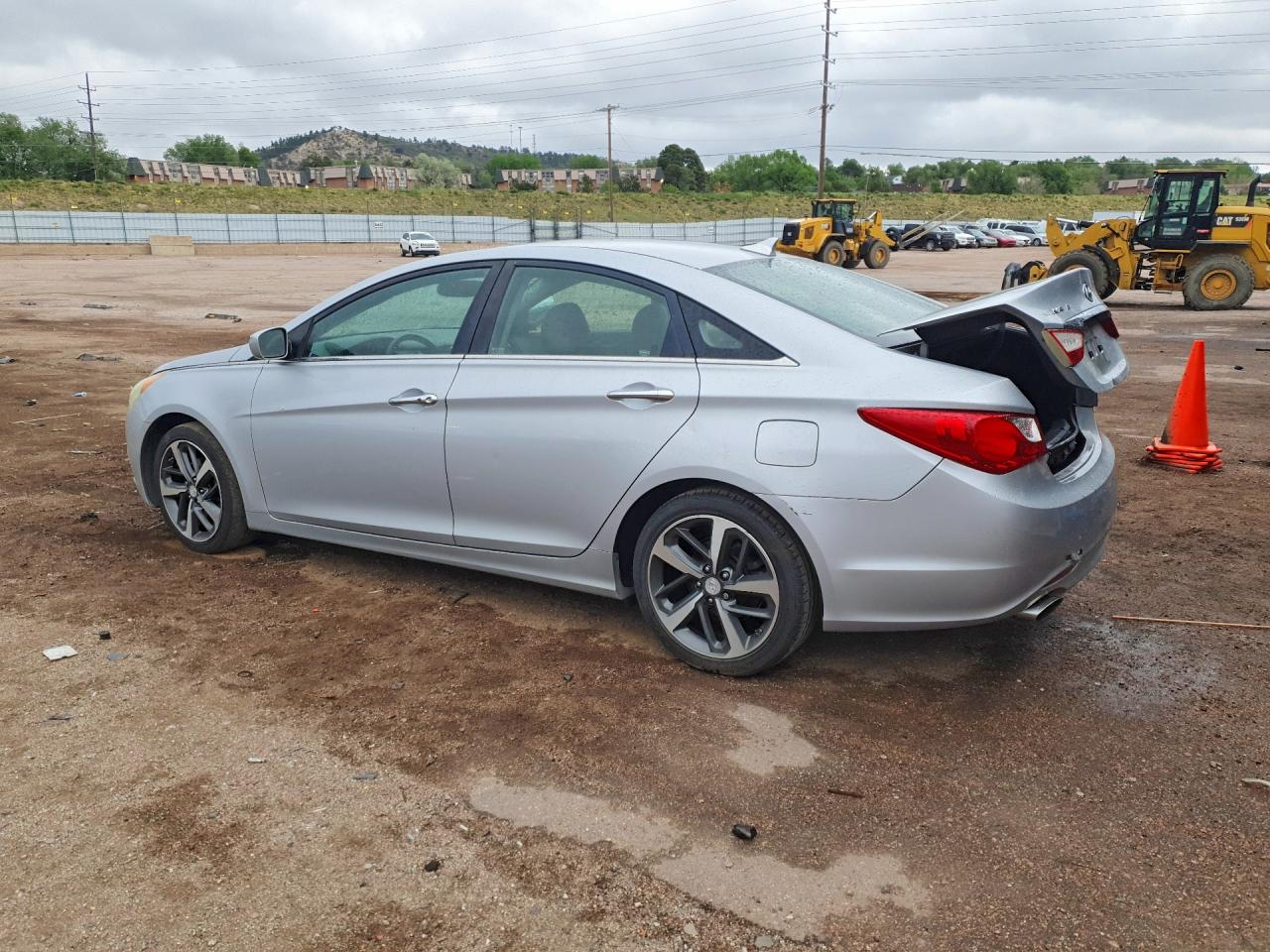 2011 HYUNDAI SONATA SE photo 4