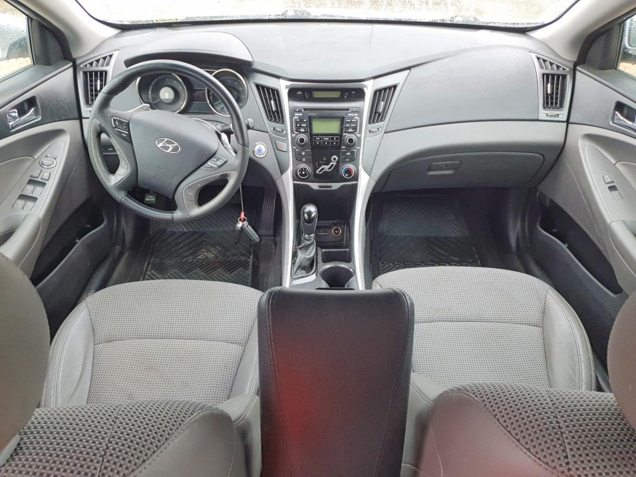 2011 HYUNDAI SONATA SE photo 22