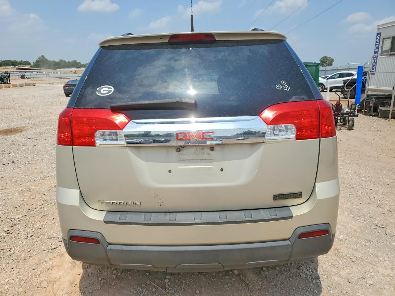 2011 GMC TERRAIN SLT photo 11