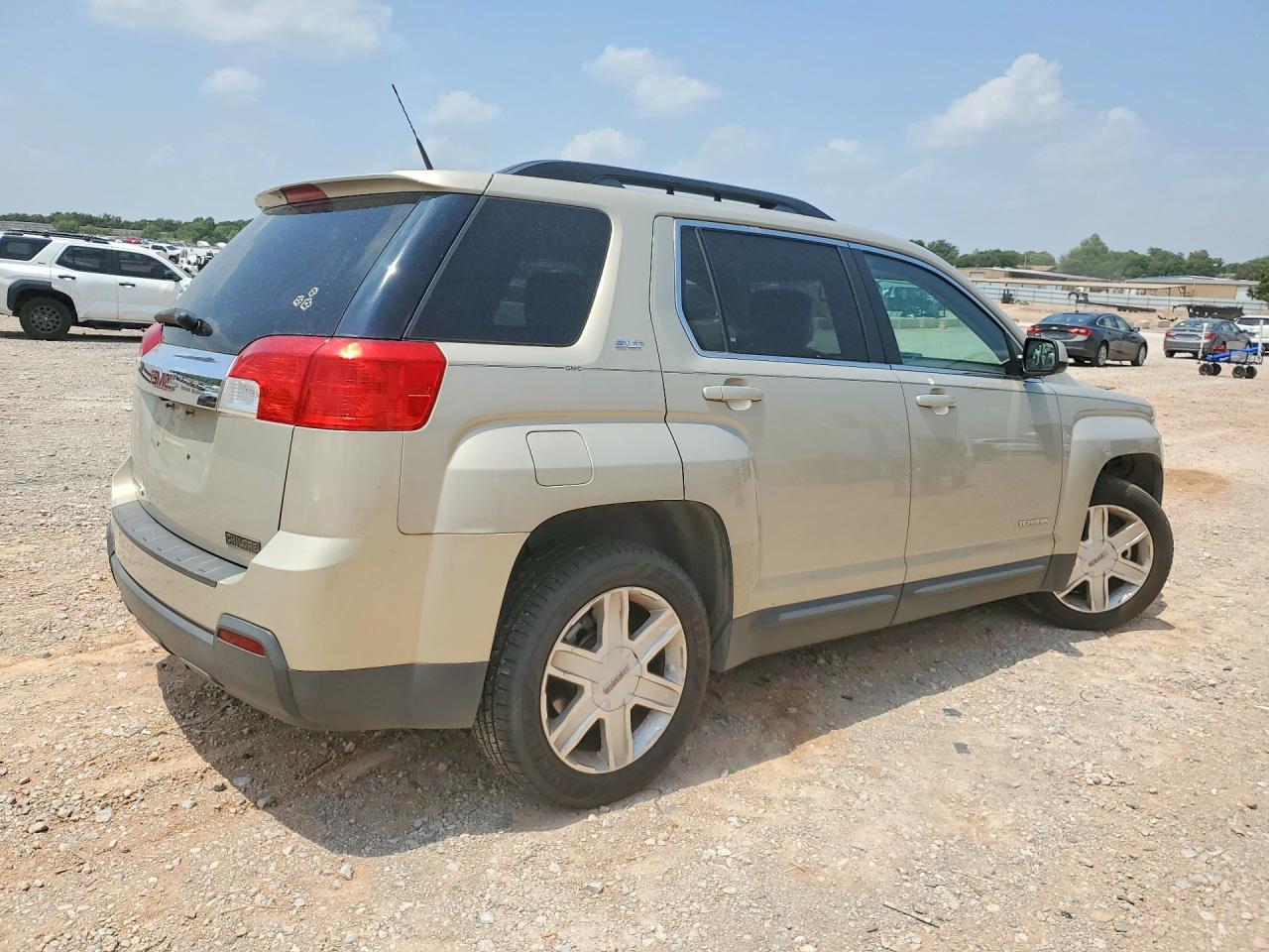 2011 GMC TERRAIN SLT photo 5