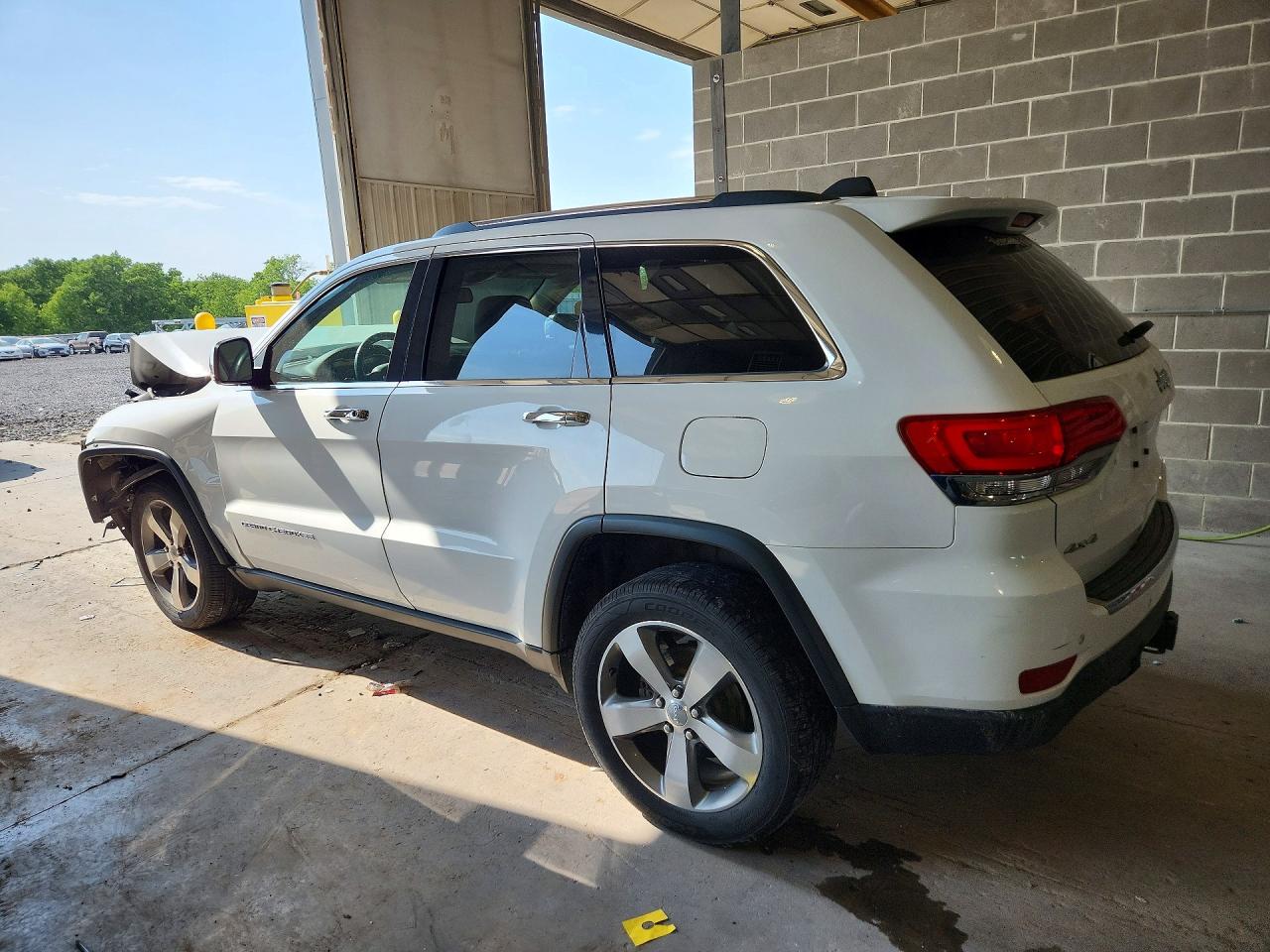2015 JEEP GRAND CHEROKEE LIMITED photo 3