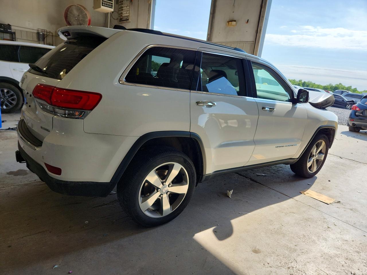 2015 JEEP GRAND CHEROKEE LIMITED photo 5
