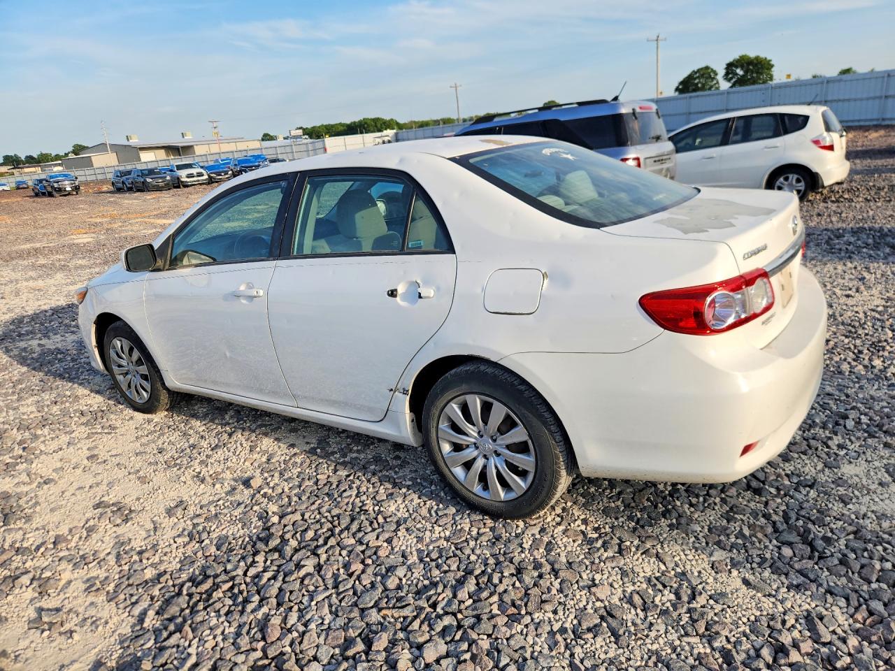 2012 TOYOTA COROLLA LE photo 4