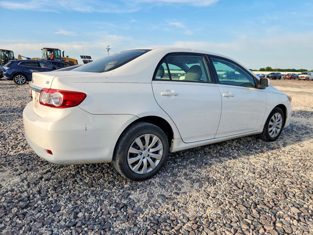 2012 TOYOTA COROLLA LE photo 7