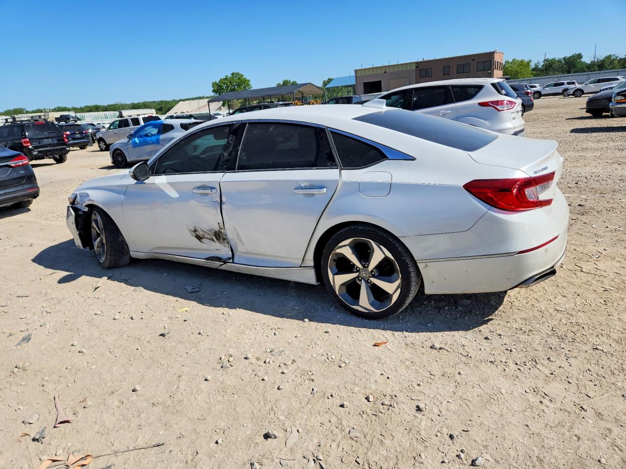 2018 HONDA ACCORD TOURING photo 3